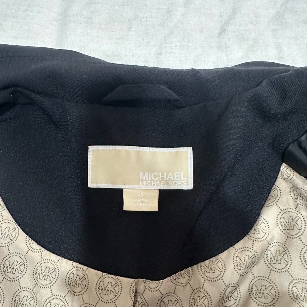 Michael Kors black trench coat - Picture 4 of 6